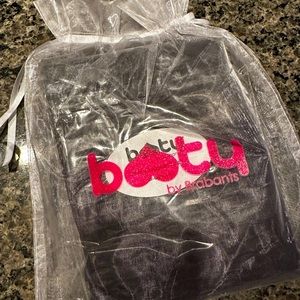 NWT* Booty by Brabants Leggings